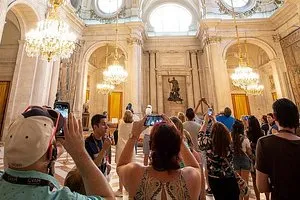 Madrid Royal Palace Tour with Optional Royal Collections or Tapas